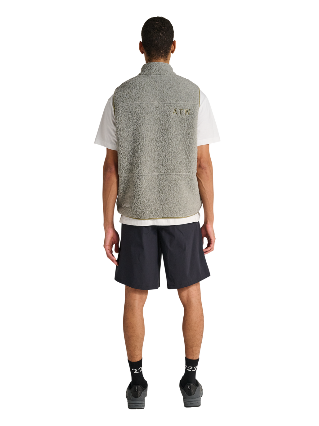 HALO MOVE POLARTEC FLEECE VEST, TURTLEDOVE, model