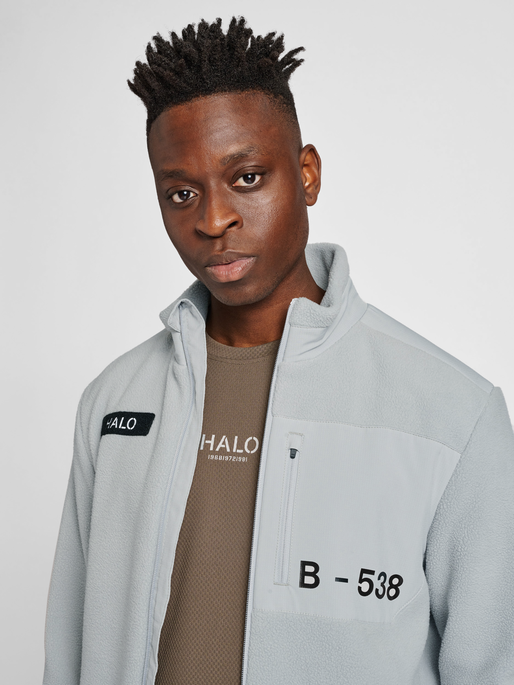 HALO TEDDY FLEECE JACKET, HARBOR MIST, model