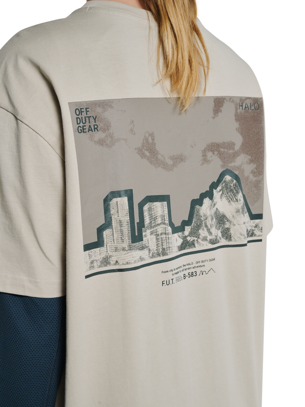 HALO GRAPHIC T-SHIRT 05, SILVER LINING, model