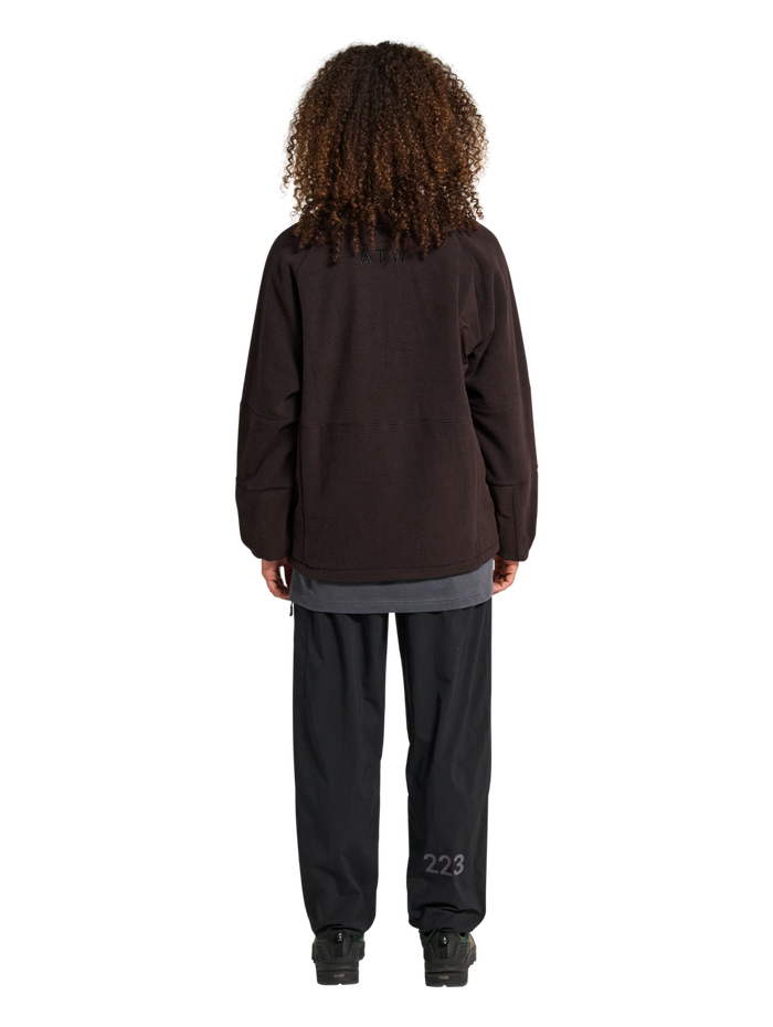 HALO WINDPROOF TEDDYFLEECE JACKET, CHOCOLATE TORTE, model