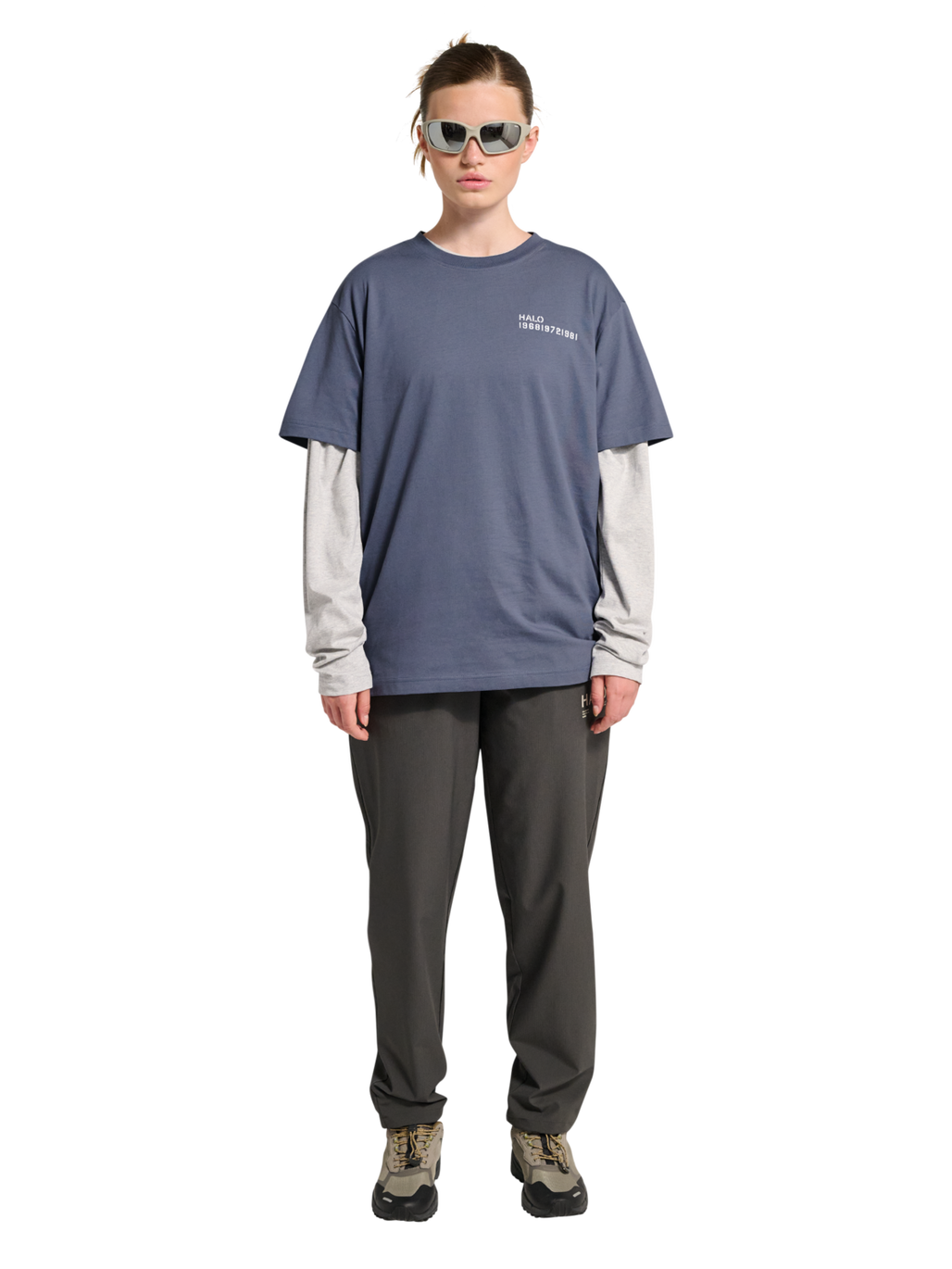HALO ESSENTIAL T-SHIRT, GRISAILLE, model