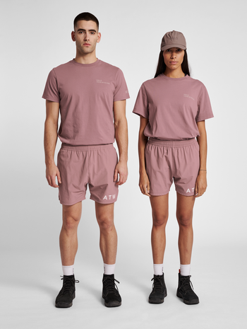 HALO SHORTS, TWILIGHT MAUVE, model