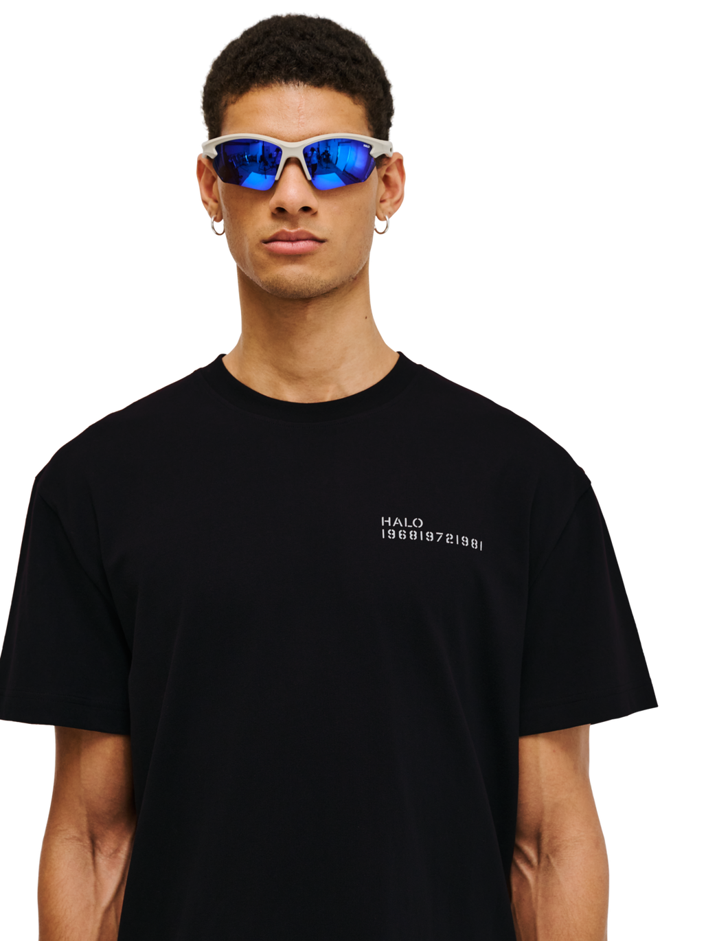 HALO ESSENTIAL T-SHIRT, BLACK, model