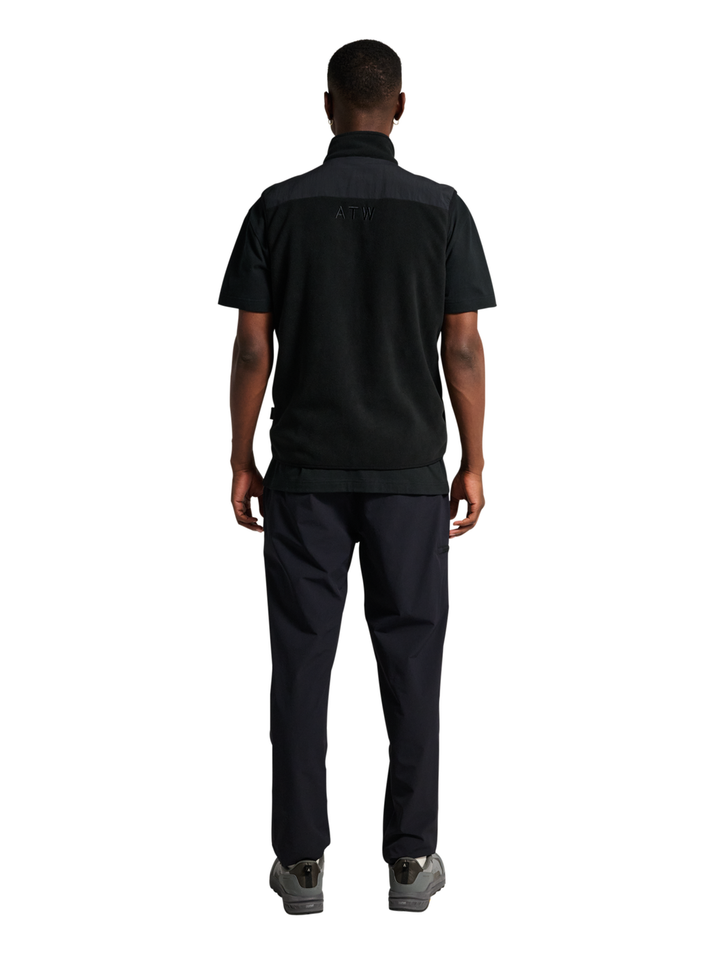 HALO BLOCKED FLEECE VEST, BLACK, model