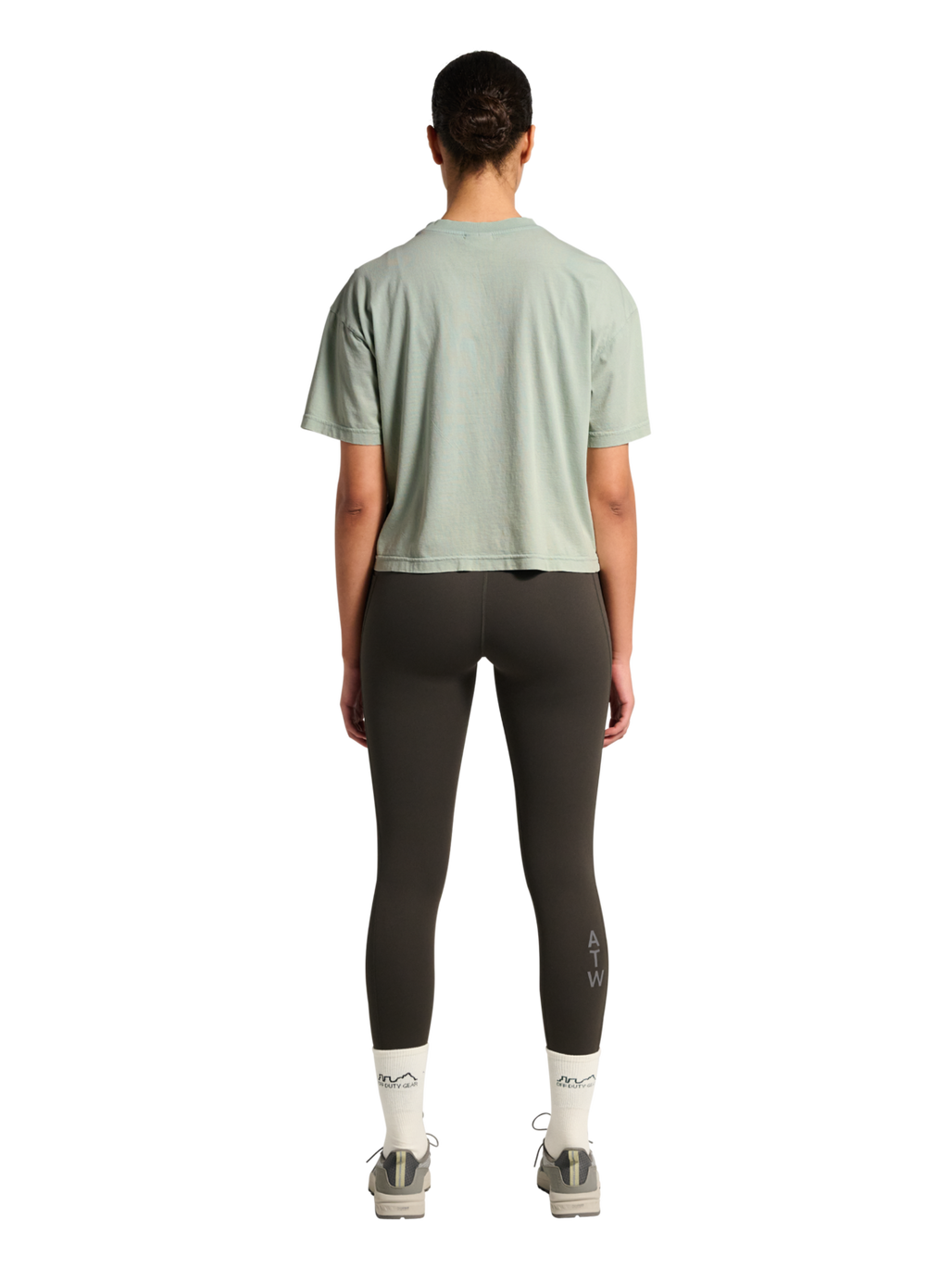 HALO WOMEN LOGO T-SHIRT 2.0, STORM GRAY, model